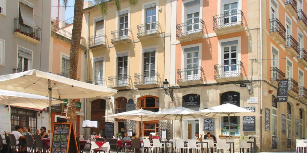 Centrally-Located, Spacious Flat At Historic Centre & Short Walk To Beach 알리칸테 외부 사진