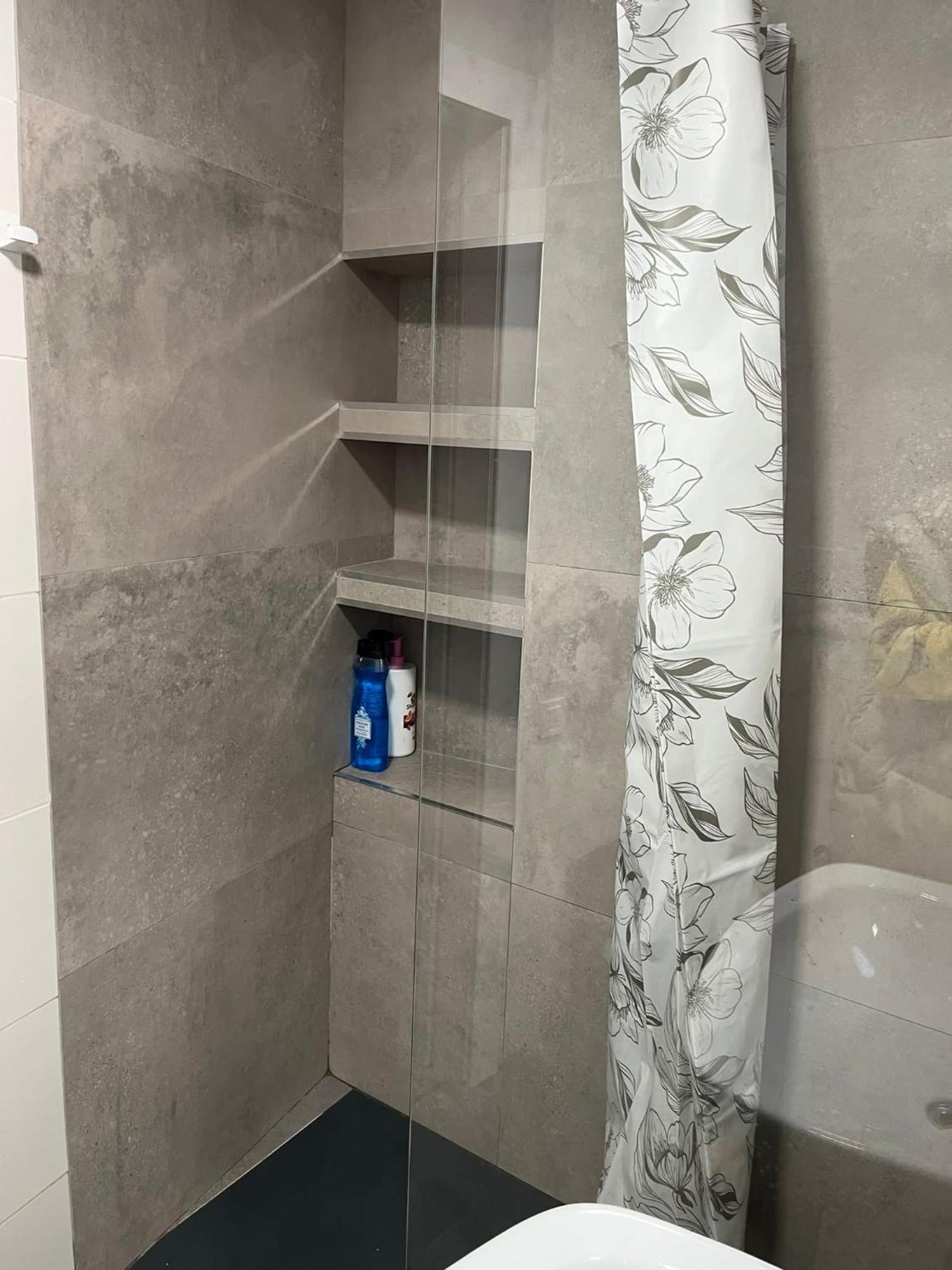 Centrally-Located, Spacious Flat At Historic Centre & Short Walk To Beach 알리칸테 외부 사진