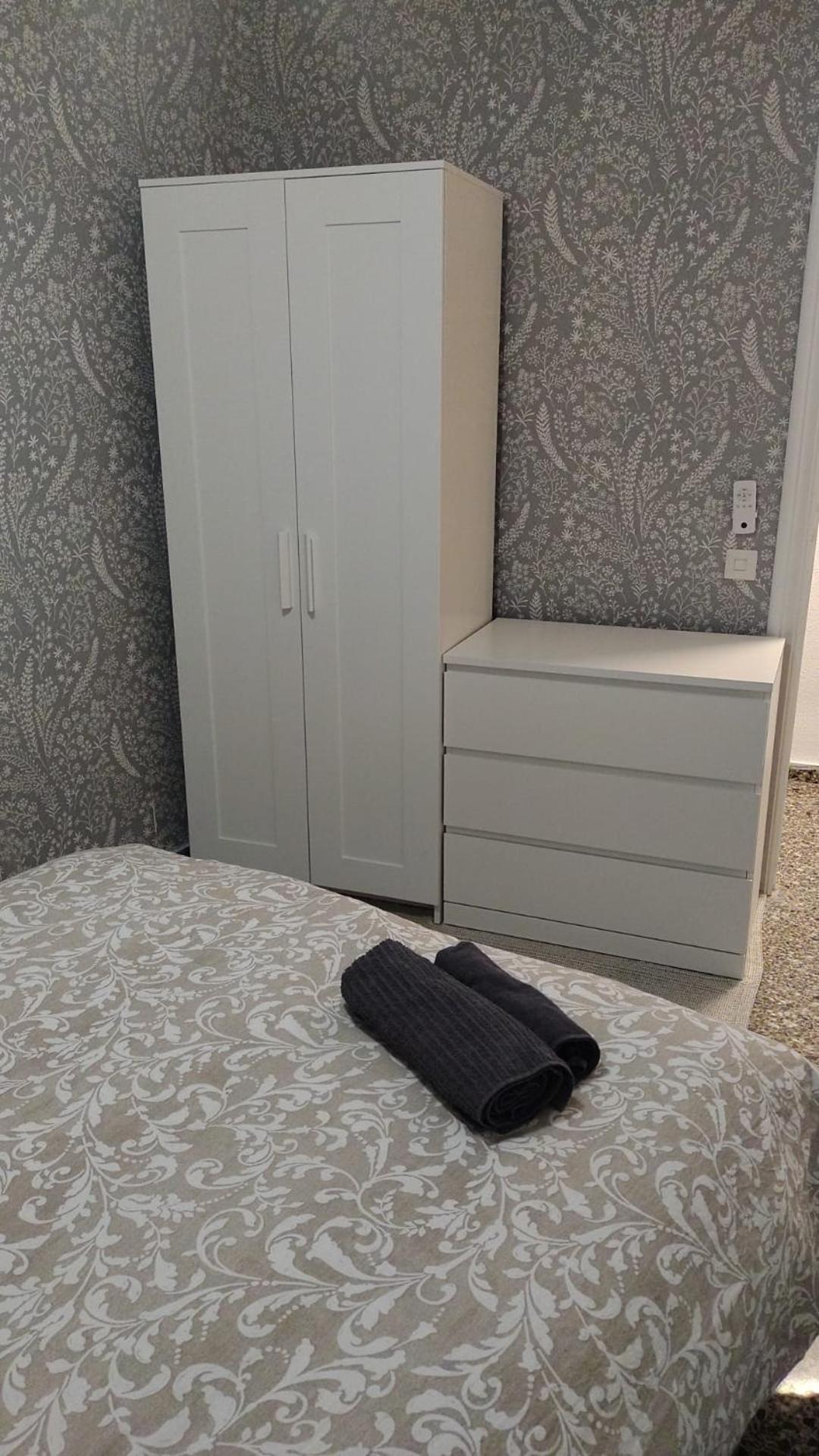 Centrally-Located, Spacious Flat At Historic Centre & Short Walk To Beach 알리칸테 외부 사진