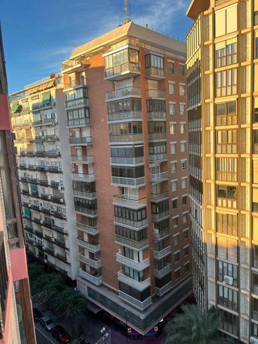 Centrally-Located, Spacious Flat At Historic Centre & Short Walk To Beach 알리칸테 외부 사진
