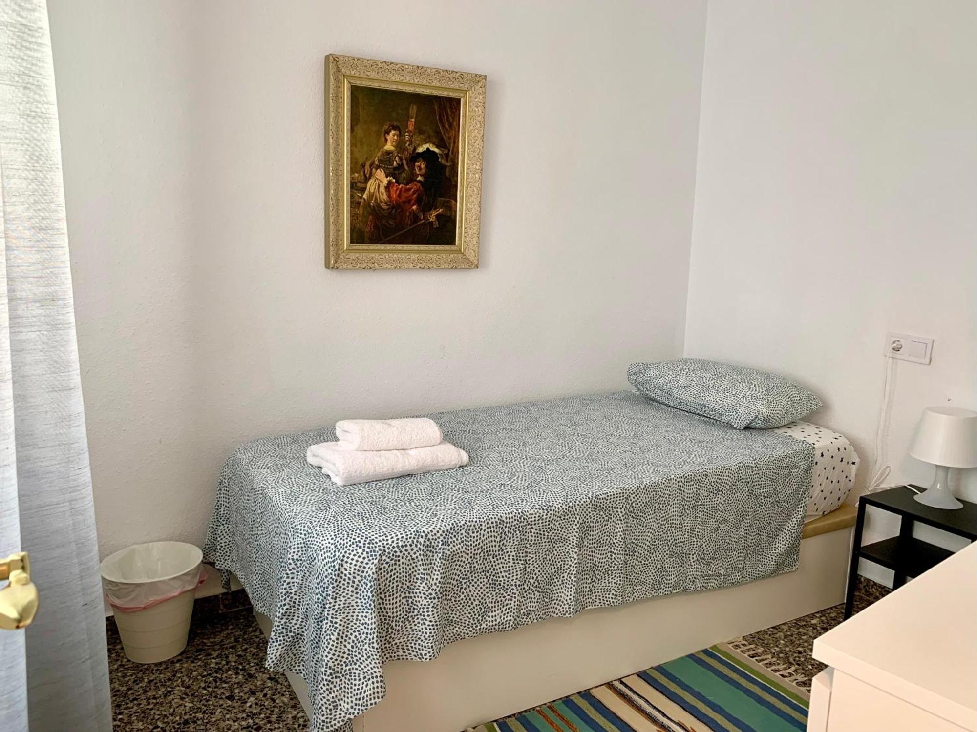 Centrally-Located, Spacious Flat At Historic Centre & Short Walk To Beach 알리칸테 외부 사진