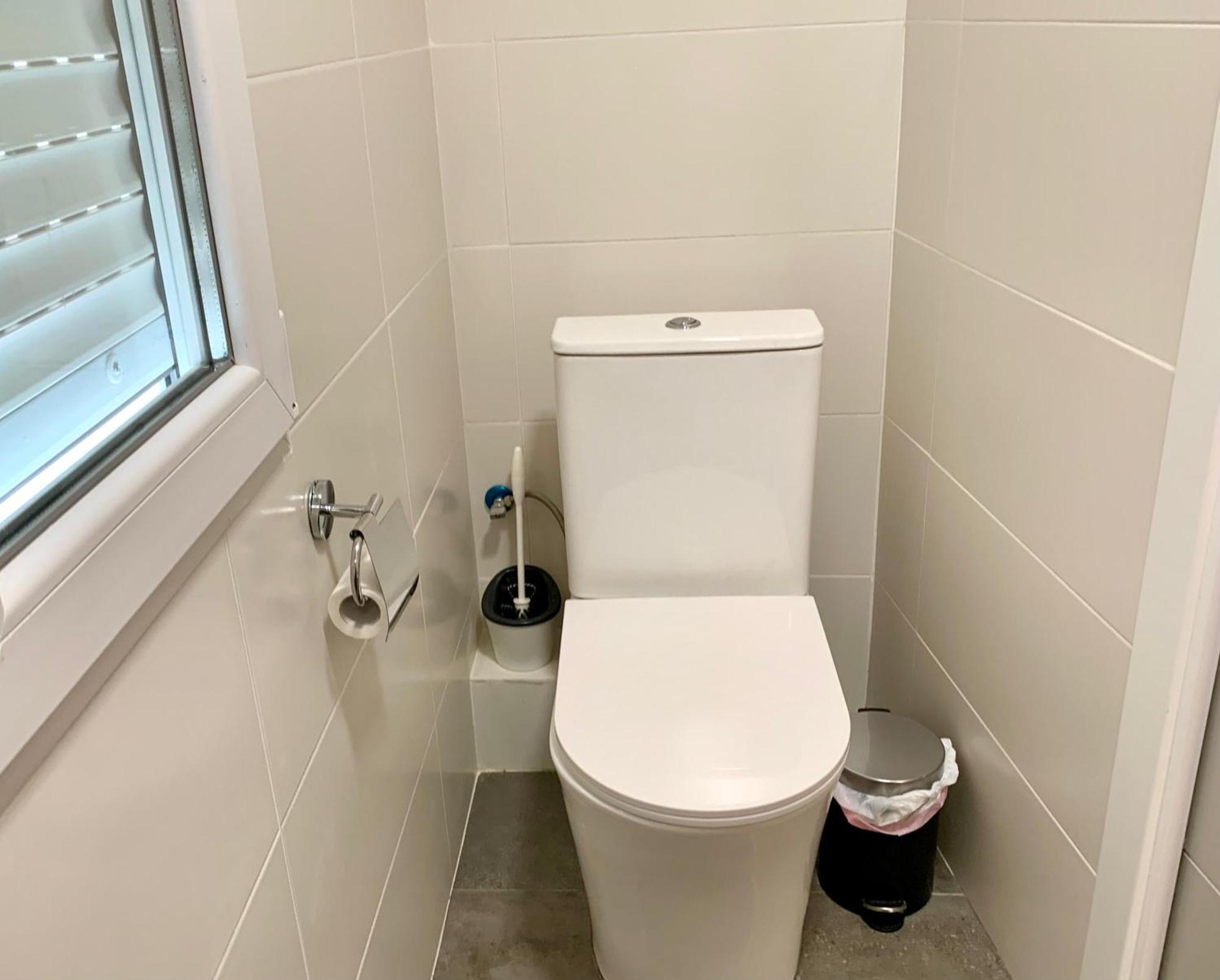 Centrally-Located, Spacious Flat At Historic Centre & Short Walk To Beach 알리칸테 외부 사진